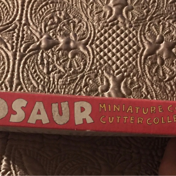 NIB* Vintage Mini Dinosaur Cookie Cutter Set - Picture 7 of 8